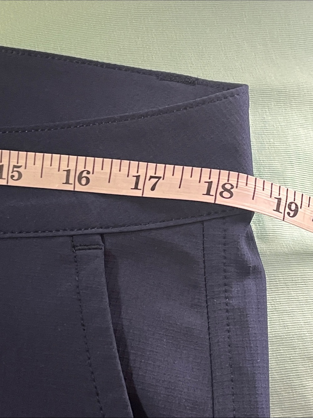 Eddie Bauer Ripstop Crop pants. Women’s size 12 NWT Navy Blue - Picture 9 of 10